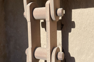 3 The major advantage of central chains over round link chains: they can be run at a higher speed